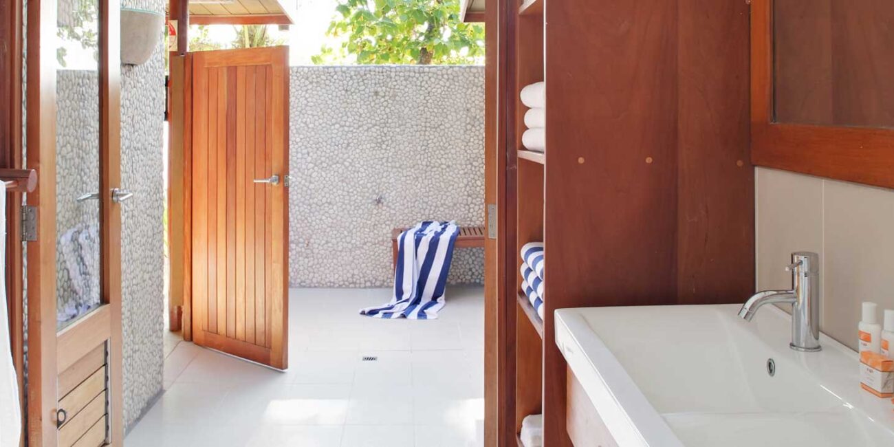 Tropical Beachfront Bure in Fiji